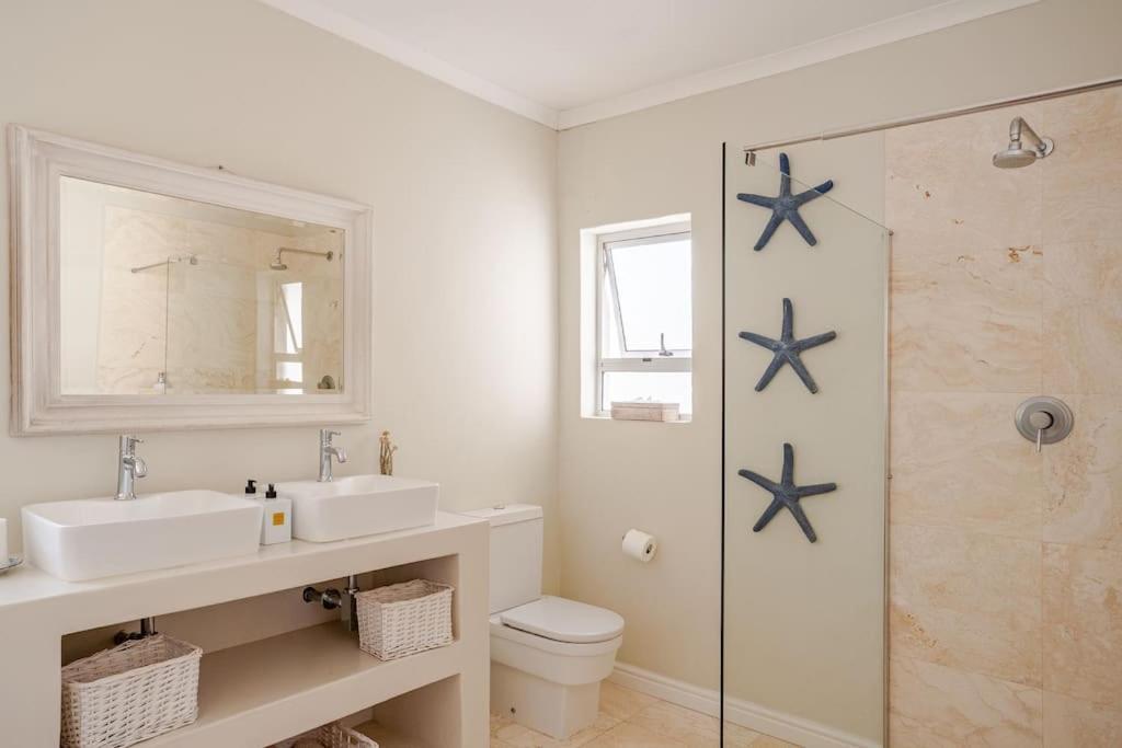 La Petite Baleine Oceanfront Luxury Villa De Kelders Εξωτερικό φωτογραφία
