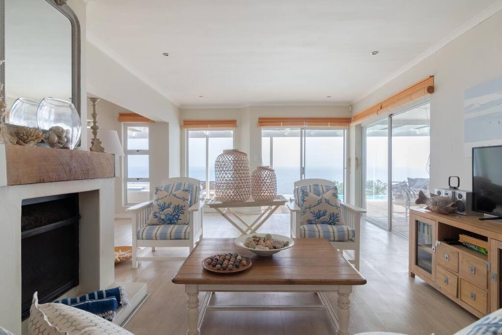 La Petite Baleine Oceanfront Luxury Villa De Kelders Εξωτερικό φωτογραφία
