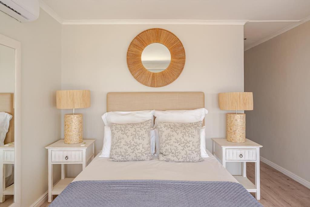 La Petite Baleine Oceanfront Luxury Villa De Kelders Εξωτερικό φωτογραφία