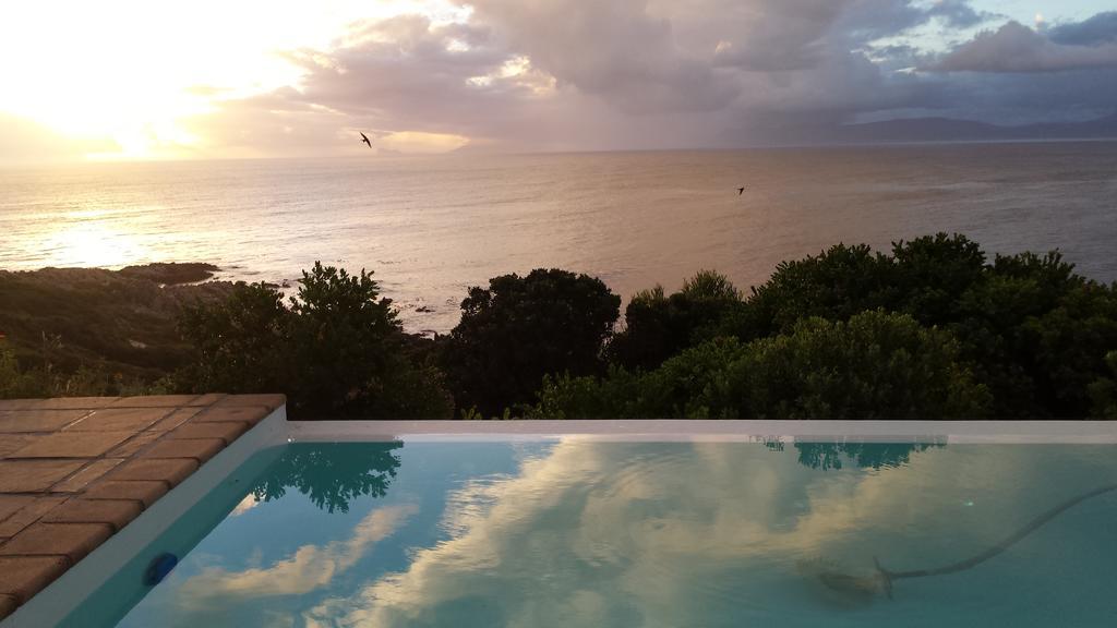 La Petite Baleine Oceanfront Luxury Villa De Kelders Εξωτερικό φωτογραφία